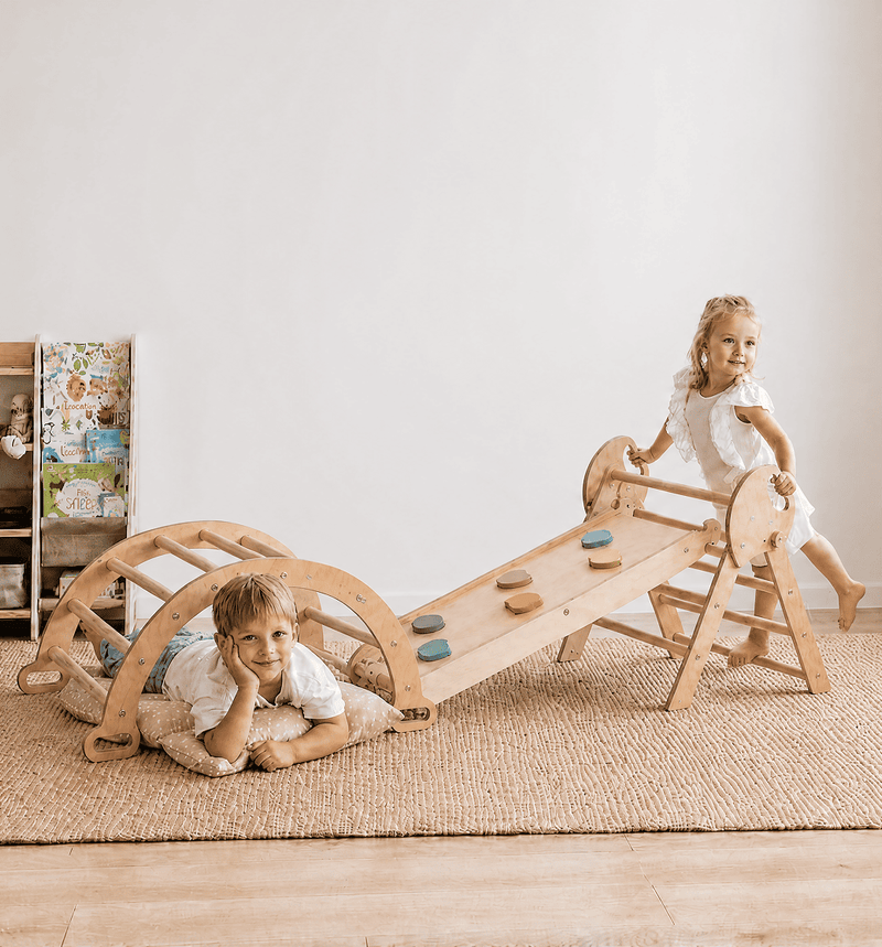 4-u-1 Montessori set za penjanje: trokutaste ljestve + luk za penjanje + daska za spuštanje + jastuk (1 – 3 god.)